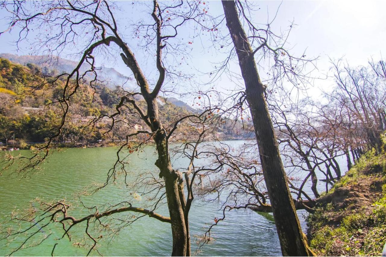 Lake View Bhimtal Hotel Exterior photo